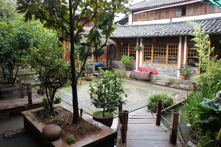 丽江束河木氏客栈