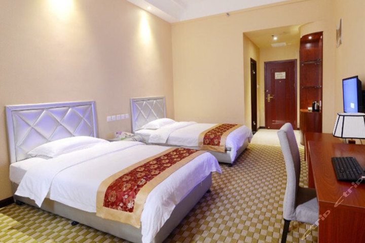 安顺黄果树湘水芙蓉大酒店(豪华商务标间)