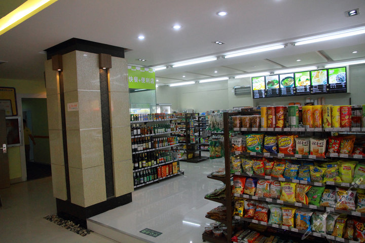 度假168连锁酒店(青岛长途汽车站店)—大厅,超市