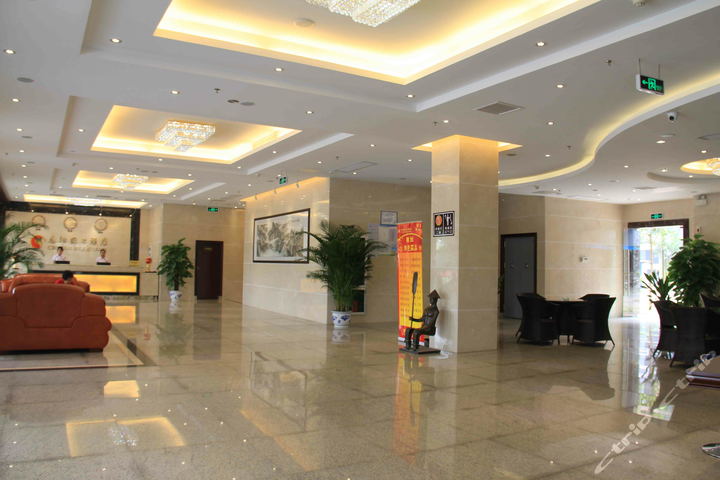 定安春阳假日酒店-高级双床房