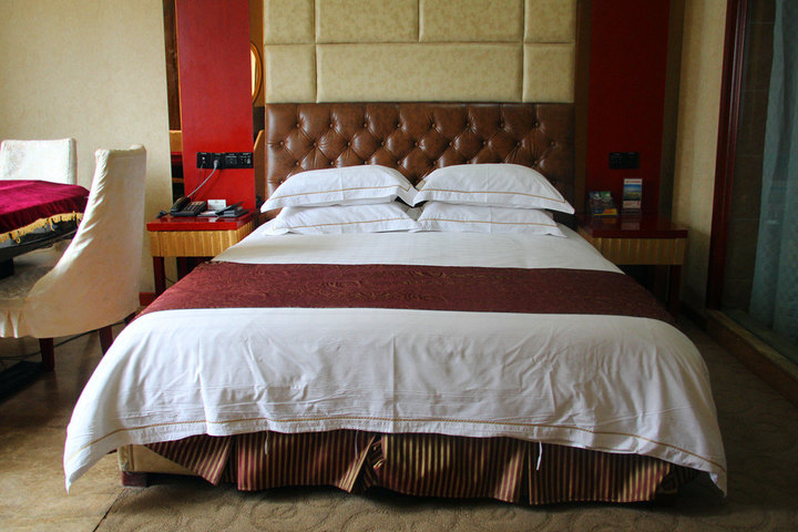 开县汉丰湖大酒店