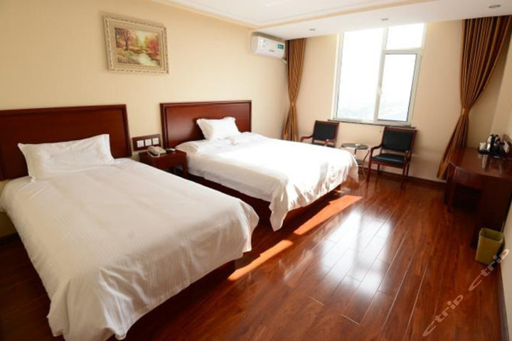 青岛格林豪泰胶南新汽车站铁山路快捷酒店