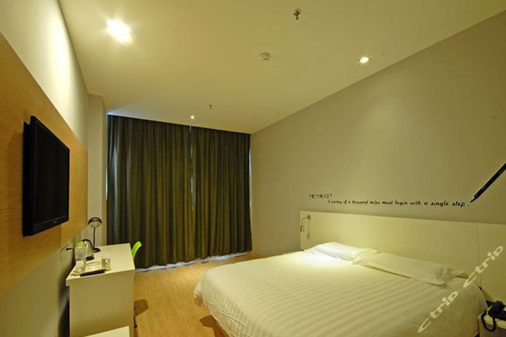 莫泰168(南昌火车站店)-大床房(预付)