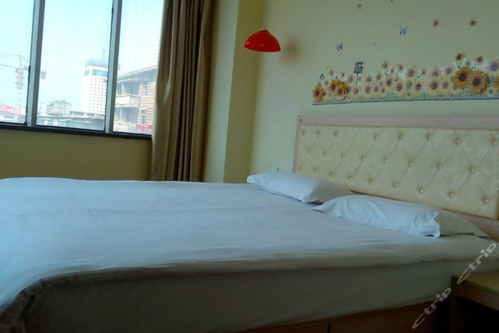 速8酒店葫芦岛火车站广场店