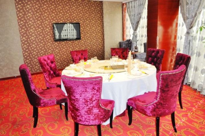 庆阳皇朝大酒店-豪华电脑双人间(内宾)