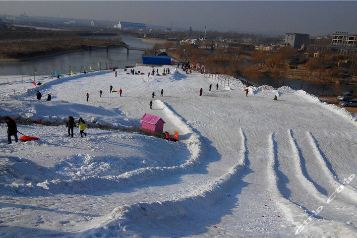 金龙山滑雪场,金龙山泉,秀水风景区_大山谷图库