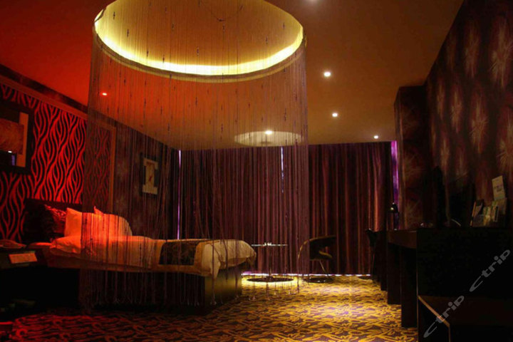 价值720元的邯郸世界印象商务酒店主题情趣房入住1晚,免费wifi,免费