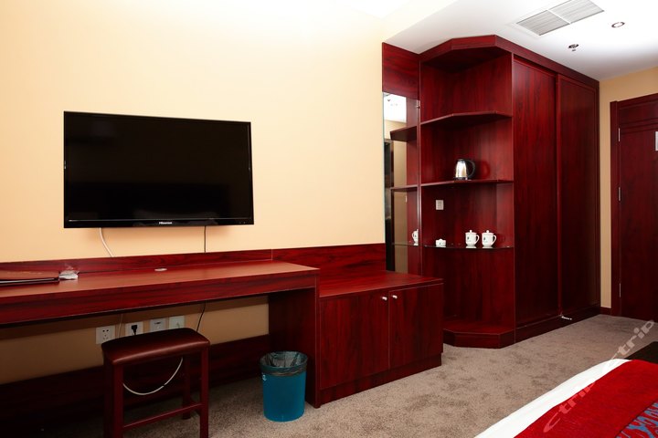 青岛博丰大酒店-高级大床房[含早]