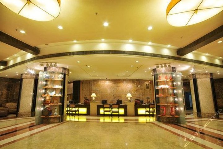 南充宇豪酒店-豪华大床间[单早]