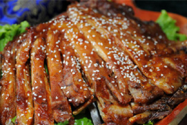 草原兄弟碳烤羊排羊腿