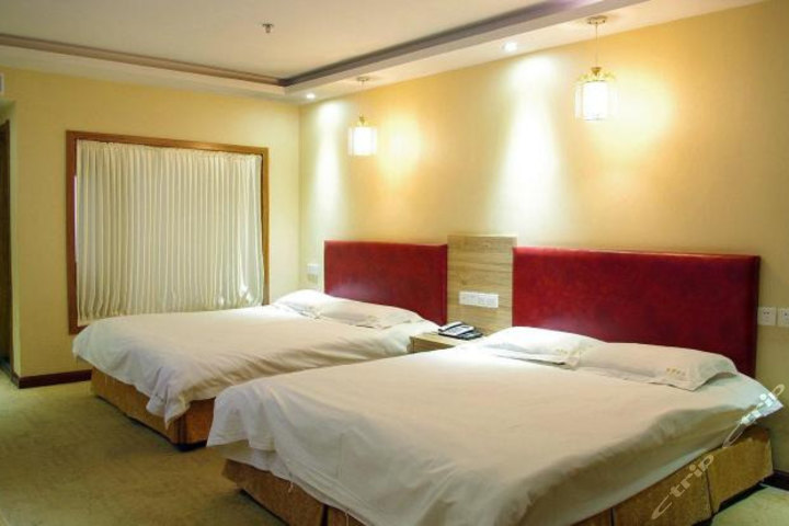 新密红月亮商务宾馆