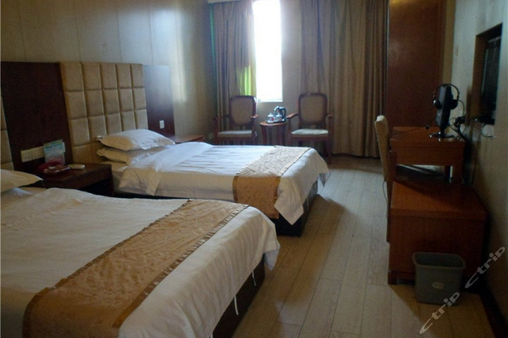 湛江赤坎宾馆-豪华双人房
