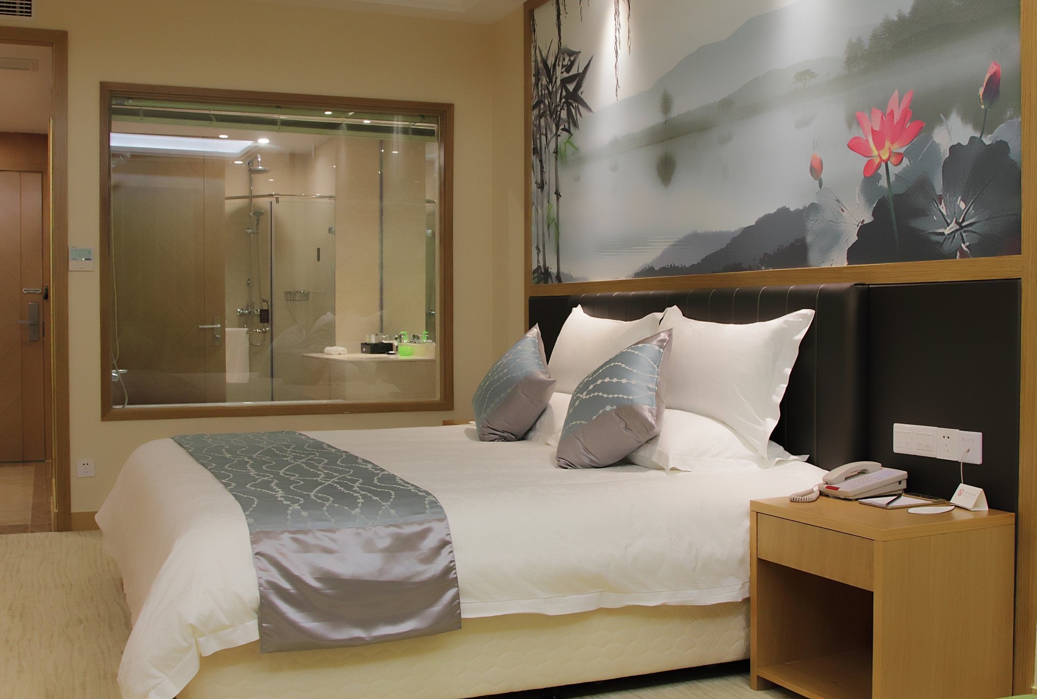 【携程攻略】南京励士钟塔团购,励士钟塔周边住宿/美食/餐馆/门票团购