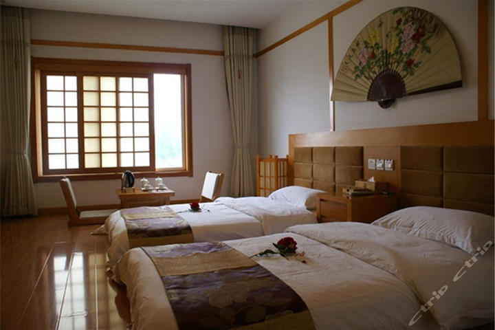 华山御温泉酒店-标准房(返58元微信红包)