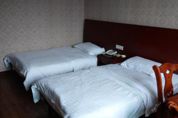 苍南县龙港百合宾馆