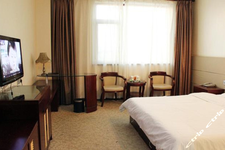 乳山香榭丽舍大酒店