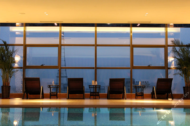 盘锦瑞诗酒店高级双床房 2张红海滩风景廊道成人门票