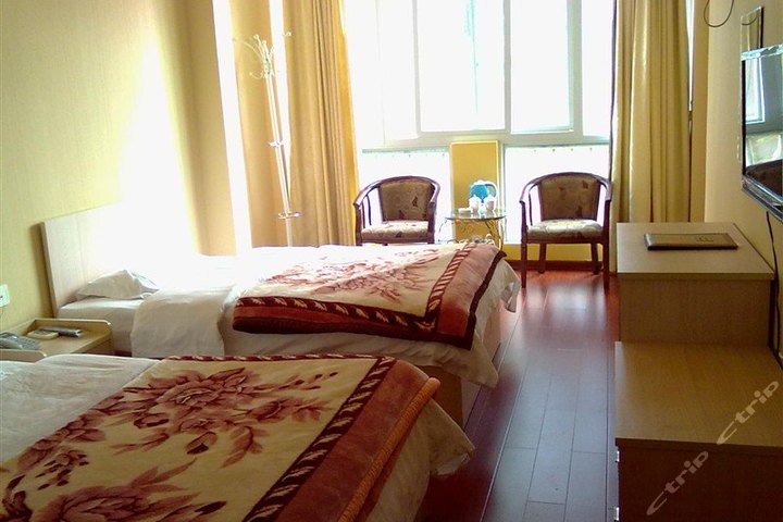 厦门丽翔酒店-豪华三人房(三人入住)[含早]