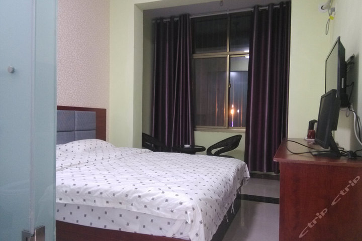 汤阴阳光快捷宾馆-豪华大床房