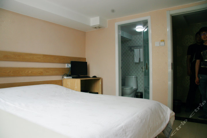 福元宾馆-标准大床间(走廊窗)团购-原价0元-团购仅售128元,承德酒店