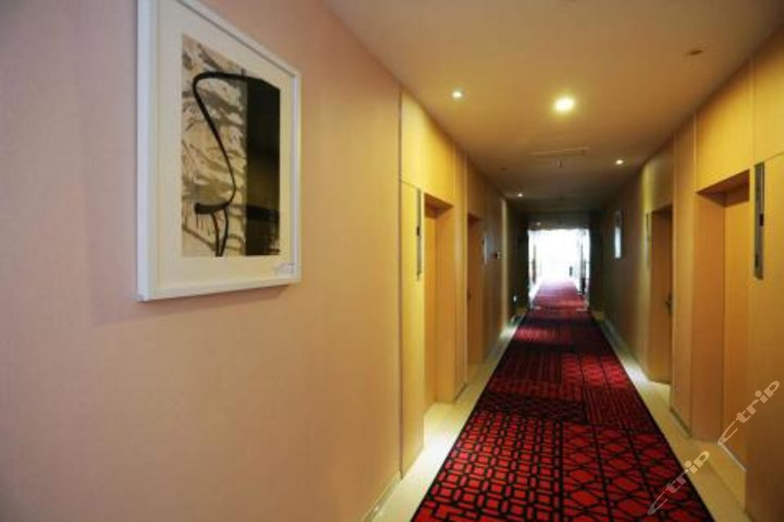 价值368元的保定兰亭汇酒店入住1晚,商务大床房/商务标准间2选1,免费