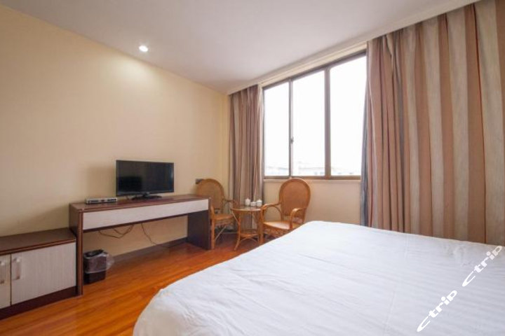 南通启东市汇龙镇松亚商务酒店