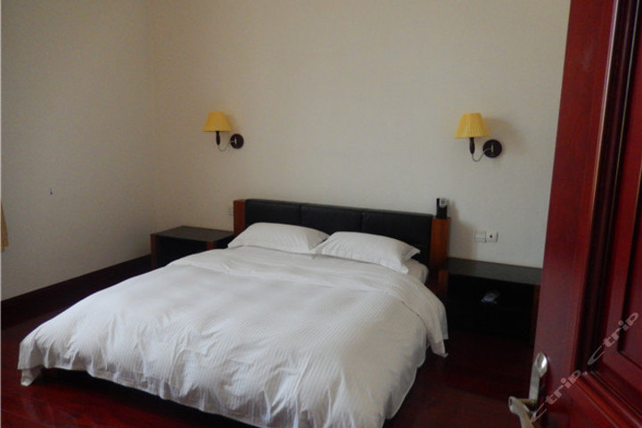 青岛北海宾馆-商务标准间(预订4间以上优惠)[含早]