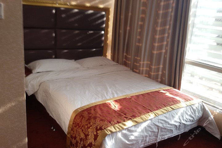 定西西桓商务宾馆-商务大床间