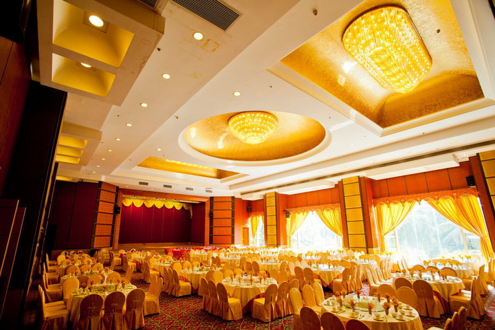 佛山鹿茵酒店-高级豪华大床房