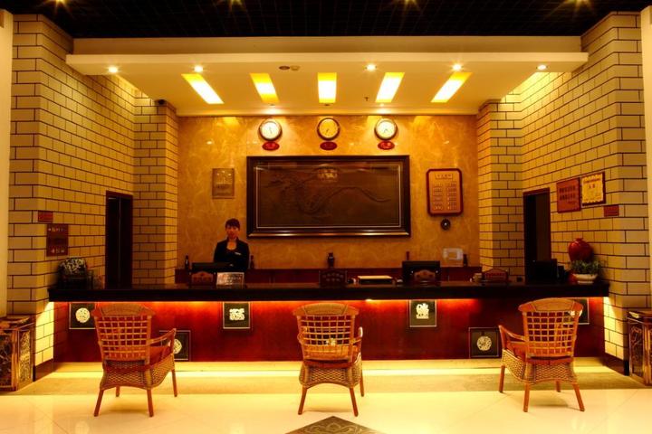 施秉杉木河酒店-三人房(内宾)
