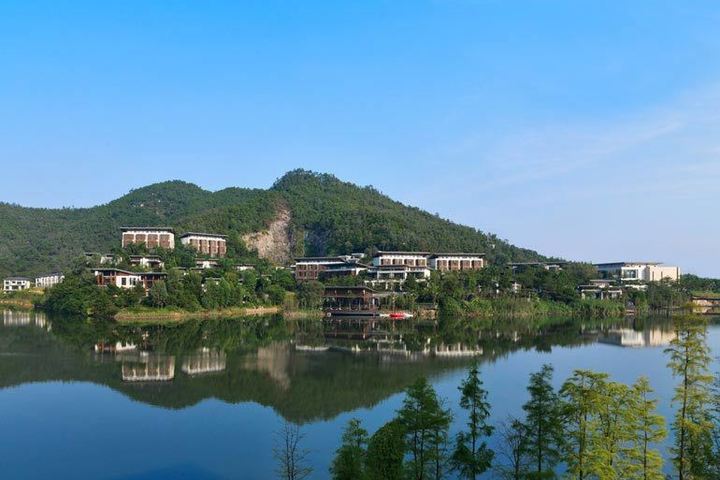 尊享广州花都合景喜来登度假酒店湖景房1晚 家庭西式晚餐1份 免费早餐