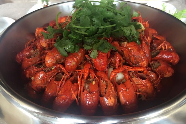 宜昌海逸·铂涛菲诺酒店(香辣小龙虾1kg)