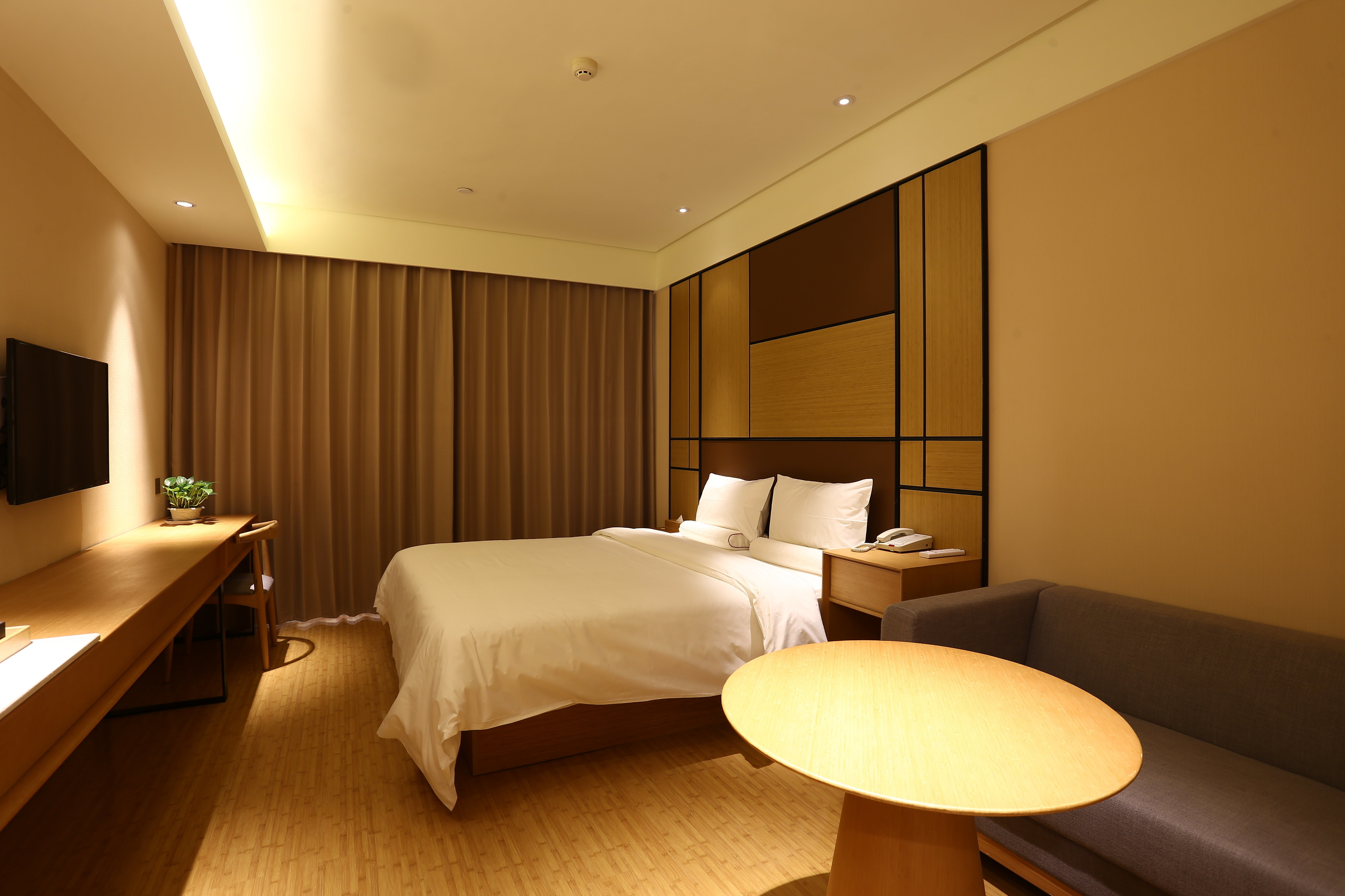 全季酒店(厦门中山路步行街店)-零压高级大床房(内宾)(提前1天预订)