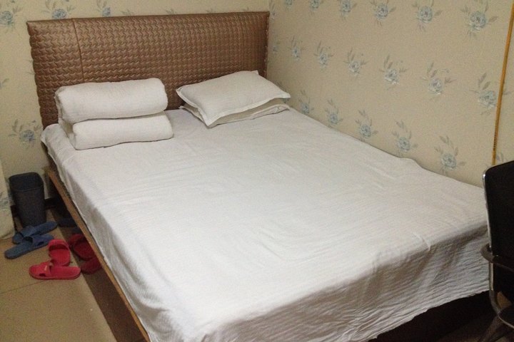 长春小酒窝旅馆-大床房