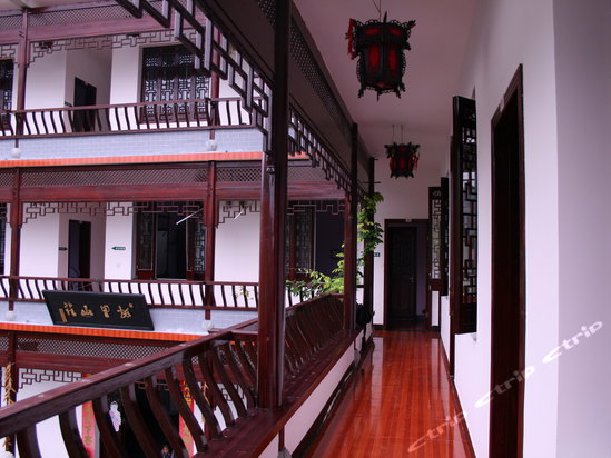 宏村镇协里山庄(黄山宏村协里山庄)