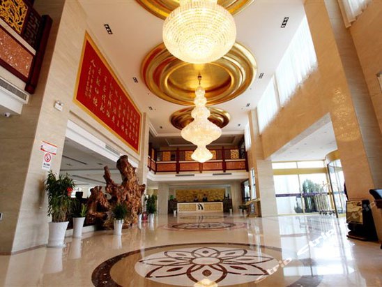 威海华夏会馆位于威海市华夏路1号华夏城内,酒店依山傍水,风景迷人