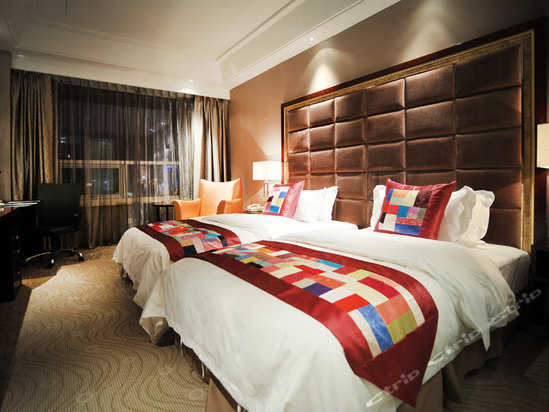 沈沈阳七宝山饭店是一家挂牌四星级豪华商务酒店,由辽宁鸿祥实业集团