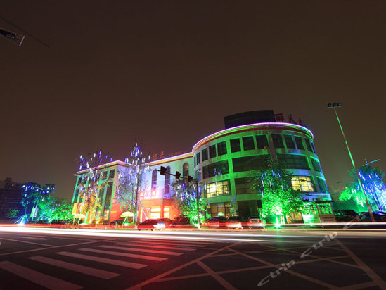 郫县丽天酒店,成都郫县丽天酒店的电话_地址_成都地图 城市吧街景