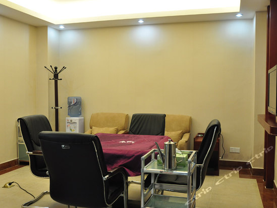 锦绣路38号(广深高速长安入口处)(东莞长安裕康酒店)