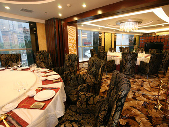 28楼红酒吧 29楼香茗苑 ktv   长沙天玺大酒店是由享誉世界的新加坡