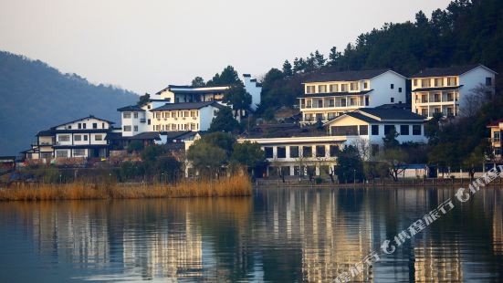 Nanbei Lake Huguang Shanju Holiday Hotel