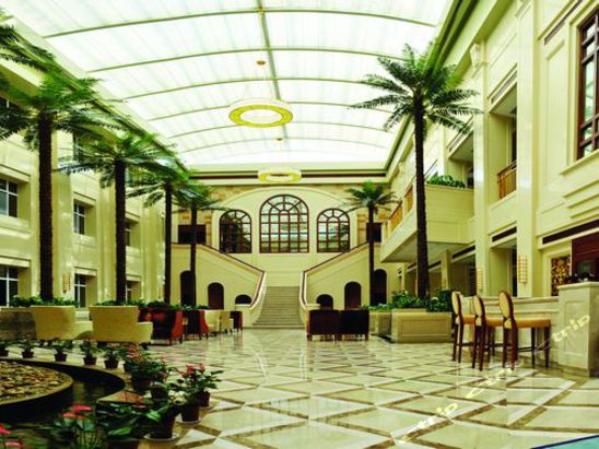 东营宾馆位于黄河入海口,中国的第二大油田胜利油田所在地--黄河