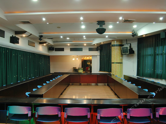 信州区火车站站前路8号(上饶香湾大酒店)