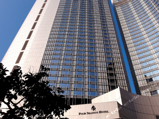 香港四季酒店位于中环临海,四周视野广阔,位于
