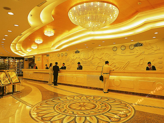 外观   维也纳酒店(深圳福华店)位于深圳市福田