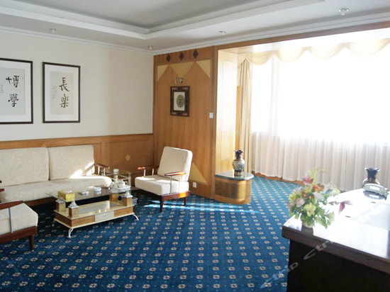 环翠区环海路15号(威海电子宾馆)