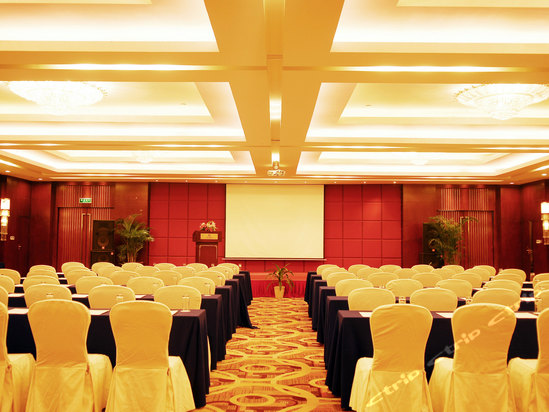 布吉镇百鸽路,地铁3号布吉站(深圳百合酒店)