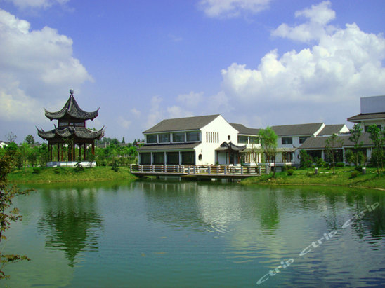 溫泉大酒店隸屬於江蘇省鐘山賓館集團有限公司,是五星級溫泉度假酒店