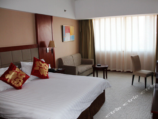 胶南德泰大酒店_电话:0532-85185222,传真0532-86151111_地址:青岛路3