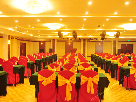 海曲东路288号(日照君临天下大酒店)